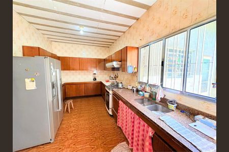 Casa à venda com 3 quartos, 300m² em Vila Albertina, São Paulo