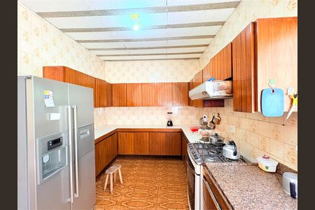 Casa à venda com 3 quartos, 300m² em Vila Albertina, São Paulo