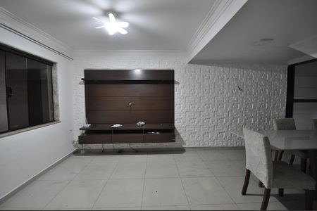 Sala de casa para alugar com 2 quartos, 80m² em Sítio do Piqueri, São Paulo