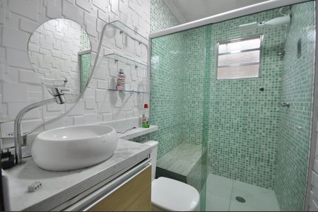 Casa para alugar com 80m², 2 quartos e 2 vagasBanheiro 