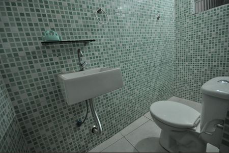 Casa para alugar com 80m², 2 quartos e 2 vagasBanheiro de serviço