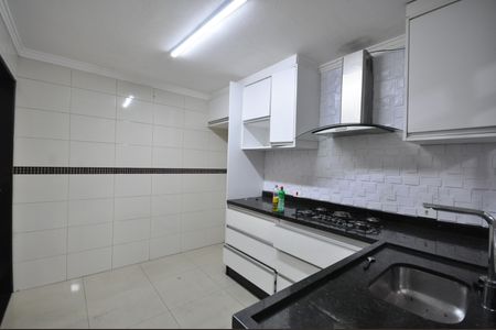 Casa para alugar com 80m², 2 quartos e 2 vagasCozinha
