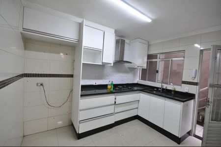 Casa para alugar com 80m², 2 quartos e 2 vagasCozinha