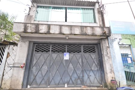 Casa para alugar com 80m², 2 quartos e 2 vagas Casa para alugar com 80m², 2 quartos e 2 vagasFachada