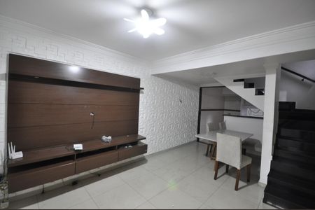 Sala de casa para alugar com 2 quartos, 80m² em Sítio do Piqueri, São Paulo