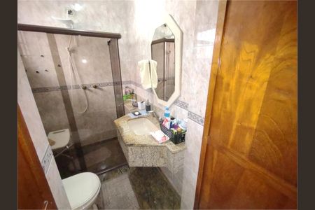 Casa à venda com 3 quartos, 370m² em Vila Paiva, São Paulo