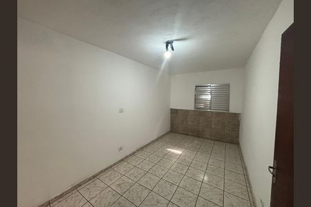 Casa para alugar com 180m², 4 quartos e 5 vagas Casa para alugar com 180m², 4 quartos e 5 vagasSala