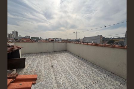 Casa para alugar com 180m², 4 quartos e 5 vagas Casa para alugar com 180m², 4 quartos e 5 vagasQuintal