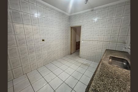 Casa para alugar com 180m², 4 quartos e 5 vagas Casa para alugar com 180m², 4 quartos e 5 vagasCozinha