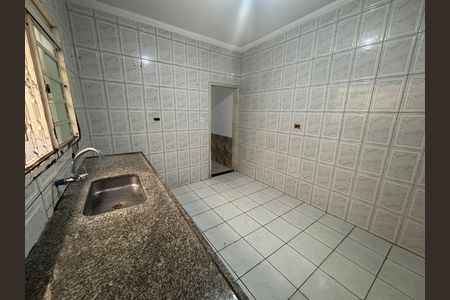 Casa para alugar com 180m², 4 quartos e 5 vagas Casa para alugar com 180m², 4 quartos e 5 vagasCozinha