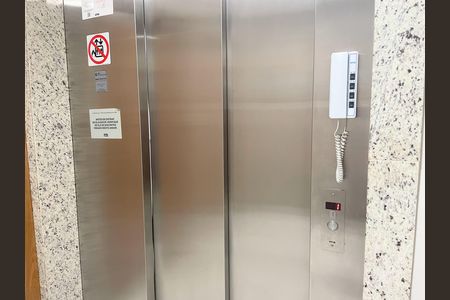Apartamento à venda com 45m², 2 quartos e 1 vagaElevador