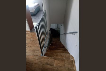 Escada de casa à venda com 2 quartos, 110m² em Jardim Silvana, Santo André
