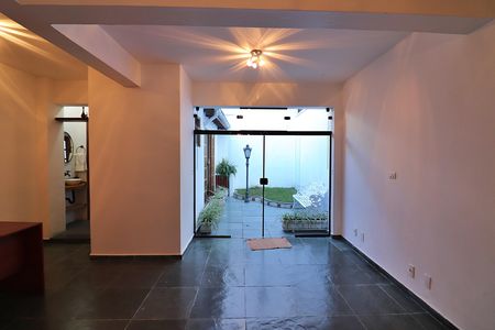 Casa para alugar com 65m², 1 quarto e 1 vagaSala 