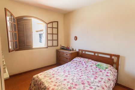 Casa à venda com 233m², 4 quartos e 1 vagaQuarto 3 no 2° Andar