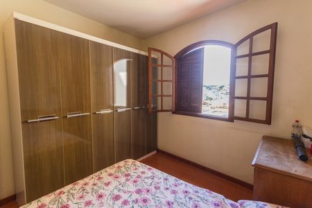 Casa à venda com 233m², 4 quartos e 1 vagaQuarto 3 no 2° Andar