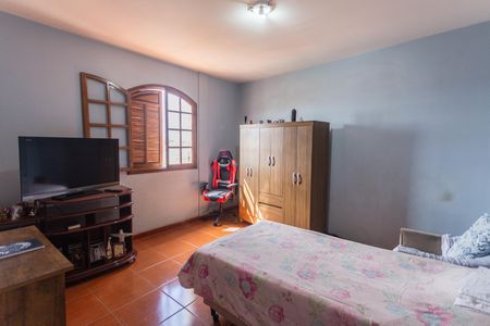 Casa à venda com 233m², 4 quartos e 1 vagaQuarto 4 no 2° Andar