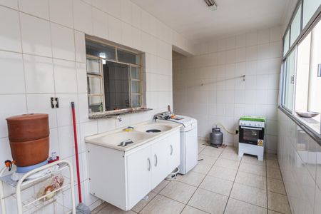 Casa à venda com 233m², 4 quartos e 1 vagaÁrea de Serviço