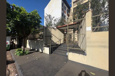 Apartamento para alugar com 48m², 2 quartos e 1 vaga Apartamento para alugar com 48m², 2 quartos e 1 vagaFachada