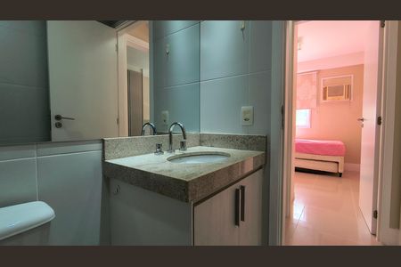 Apartamento à venda com 72m², 2 quartos e 1 vaga Apartamento à venda com 72m², 2 quartos e 1 vagaBanheiro Social