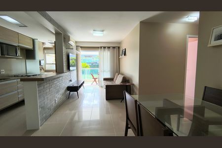 Sala de apartamento à venda com 2 quartos, 72m² em Recreio dos Bandeirantes, Rio de Janeiro