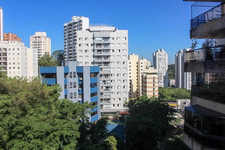 Apartamento à venda com 160m², 4 quartos e 3 vagasVista da Suíte 2