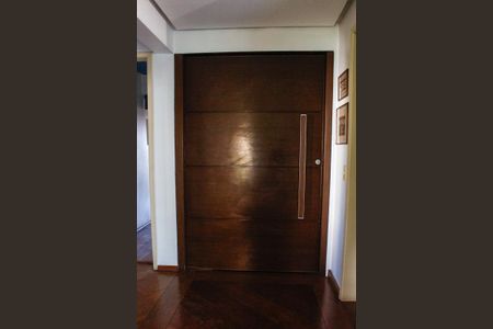 Apartamento à venda com 160m², 4 quartos e 3 vagasEntrada