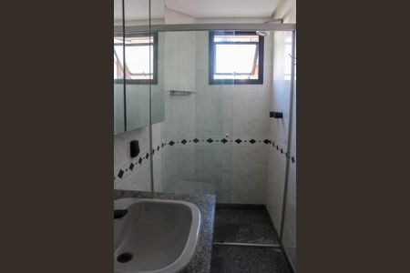 Apartamento à venda com 160m², 4 quartos e 3 vagasBanheiro da Suíte 2
