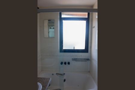 Apartamento à venda com 160m², 4 quartos e 3 vagasBanheiro da Suíte 1