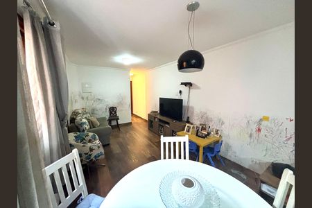 Sala de casa para alugar com 3 quartos, 200m² em Vila Nhocuné, São Paulo