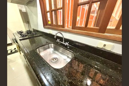 Casa para alugar com 200m², 3 quartos e 4 vagas Casa para alugar com 200m², 3 quartos e 4 vagasCozinha
