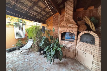 Casa para alugar com 200m², 3 quartos e 4 vagas Casa para alugar com 200m², 3 quartos e 4 vagasÁrea comum - Churrasqueira
