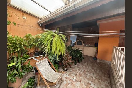Casa para alugar com 200m², 3 quartos e 4 vagas Casa para alugar com 200m², 3 quartos e 4 vagasÁrea comum - Churrasqueira