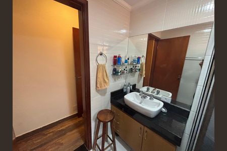 Casa para alugar com 200m², 3 quartos e 4 vagas Casa para alugar com 200m², 3 quartos e 4 vagasBanheiro da Suíte 3
