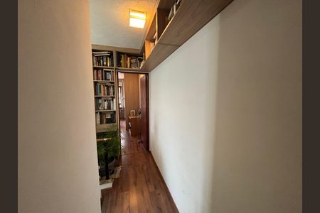 Casa para alugar com 200m², 3 quartos e 4 vagas Casa para alugar com 200m², 3 quartos e 4 vagasCorredor