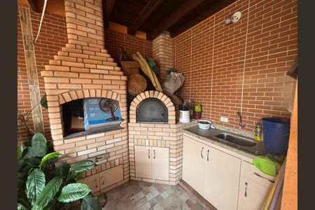 Casa para alugar com 200m², 3 quartos e 4 vagas Casa para alugar com 200m², 3 quartos e 4 vagasÁrea comum - Churrasqueira