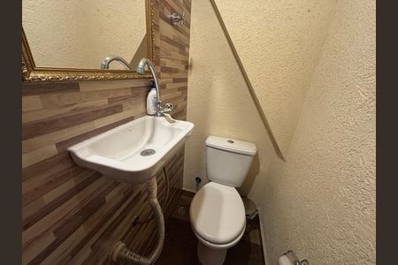 Casa para alugar com 200m², 3 quartos e 4 vagas Casa para alugar com 200m², 3 quartos e 4 vagasBanheiro 4