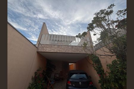 Casa para alugar com 200m², 3 quartos e 4 vagas Casa para alugar com 200m², 3 quartos e 4 vagasGaragem
