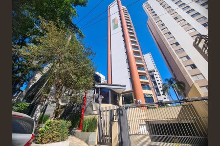 Apartamento para alugar com 57m², 1 quarto e 2 vagas Apartamento para alugar com 57m², 1 quarto e 2 vagasFachada