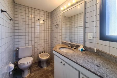 Banheiro da Suíte de apartamento para alugar com 1 quarto, 57m² em Pinheiros, São Paulo