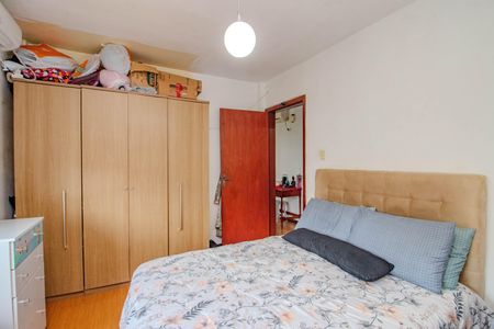 Quarto 1 de apartamento à venda com 2 quartos, 66m² em São Sebastião, Porto Alegre
