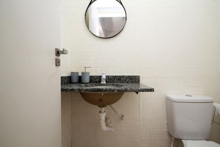 Lavabo de casa de condomínio para alugar com 2 quartos, 52m² em Quinta dos Angicos, Cotia