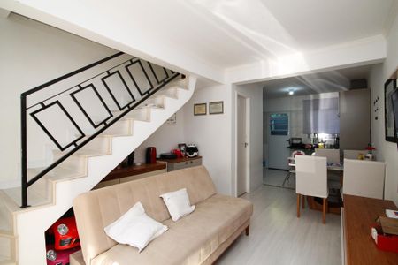 Casa de condomínio para alugar com 52m², 2 quartos e 2 vagasSala