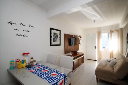 Sala de casa de condomínio para alugar com 2 quartos, 52m² em Quinta dos Angicos, Cotia