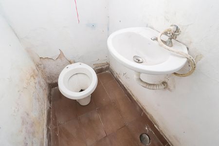 Banheiro de casa para alugar com 1 quarto, 22m² em Jardim Helena, São Paulo