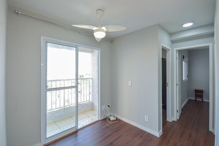 Apartamento à venda com 43m², 2 quartos e 1 vaga Apartamento à venda com 43m², 2 quartos e 1 vagaSala