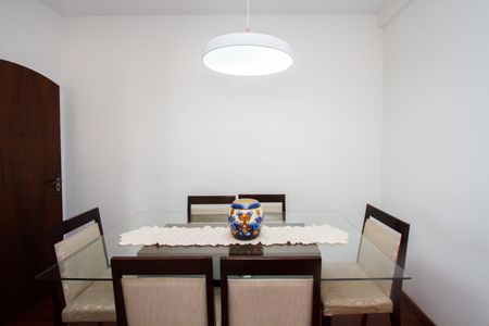 Casa à venda com 3 quartos, 152m² em Parque Colonial, São Paulo