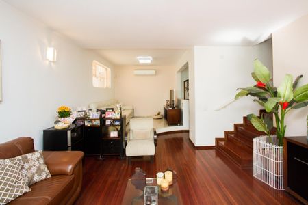 Casa à venda com 3 quartos, 152m² em Parque Colonial, São Paulo
