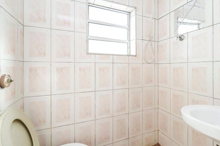 Banheiro de casa para alugar com 2 quartos, 22m² em Jardim Helena, São Paulo