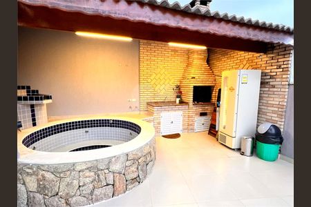Casa à venda com 3 quartos, 275m² em Vila Irmaos Arnoni, São Paulo