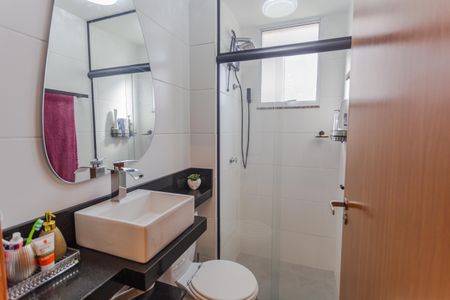 Apartamento à venda com 62m², 2 quartos e 1 vaga Apartamento à venda com 62m², 2 quartos e 1 vagaBanheiro Social